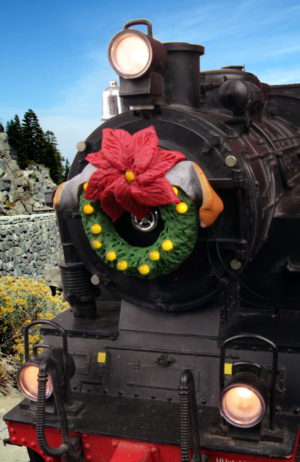 SL 12 LED Wreath on LGB loco boiler door